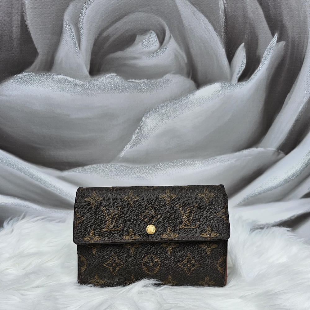 LOUIS VUITTON WALLET